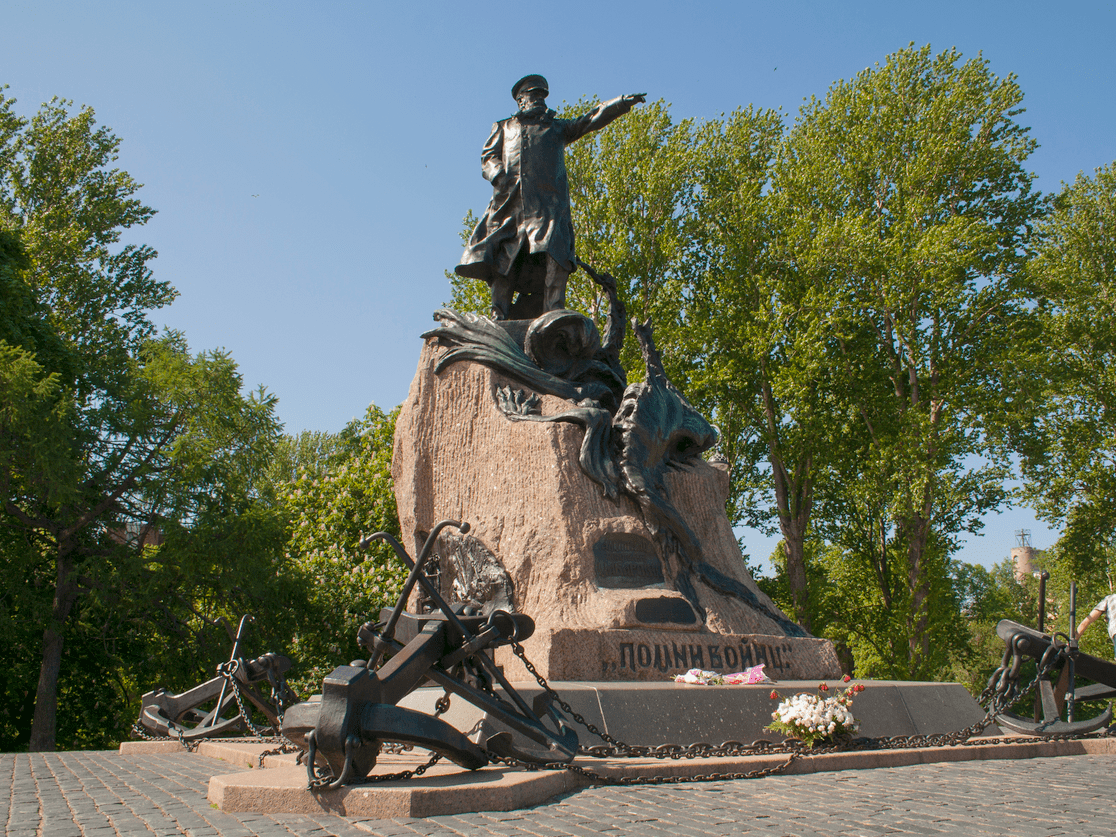 Памятник с. о. макарову в кронштадте