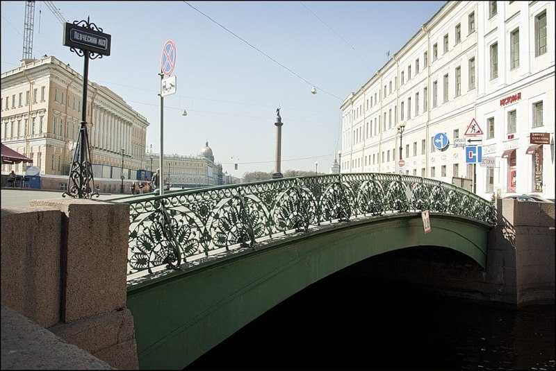 Цветные мосты в санкт-петербурге: зеленый, синий, красный и желтый (певческий) мосты через реку мойку