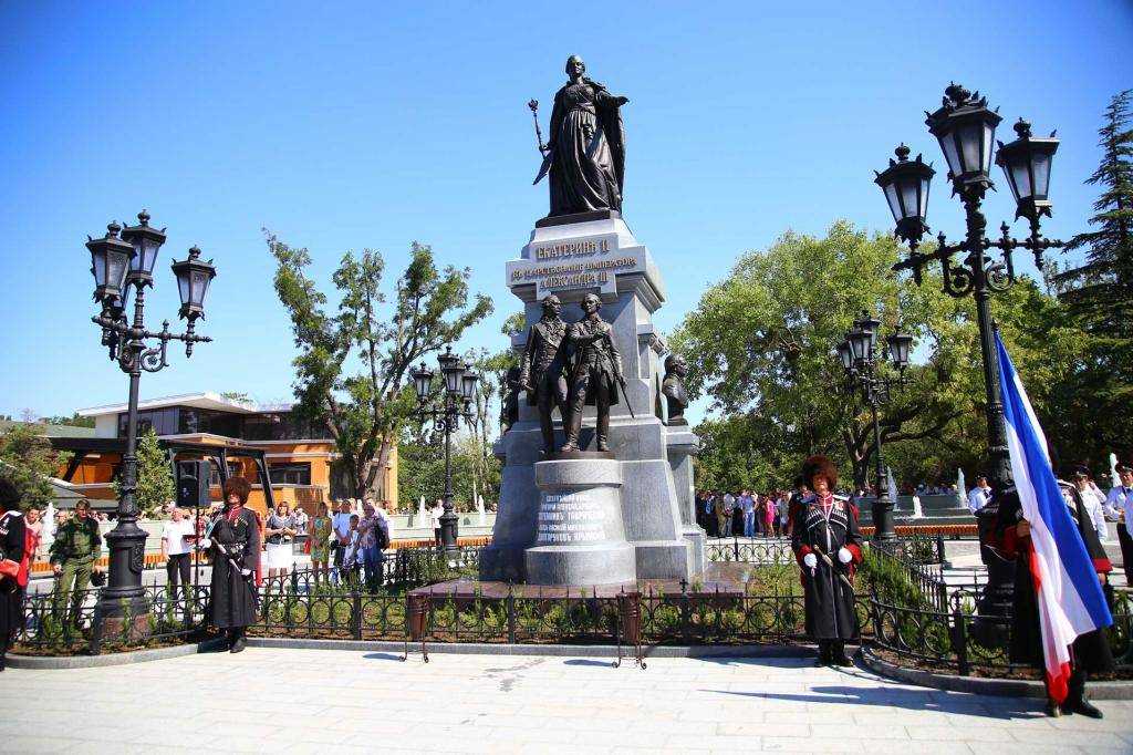 Описания и фото площади ВИ Ленина в городе Симферополь Крым Где находится на карте, как проехать Достопримечательности, история, отдых для туристов