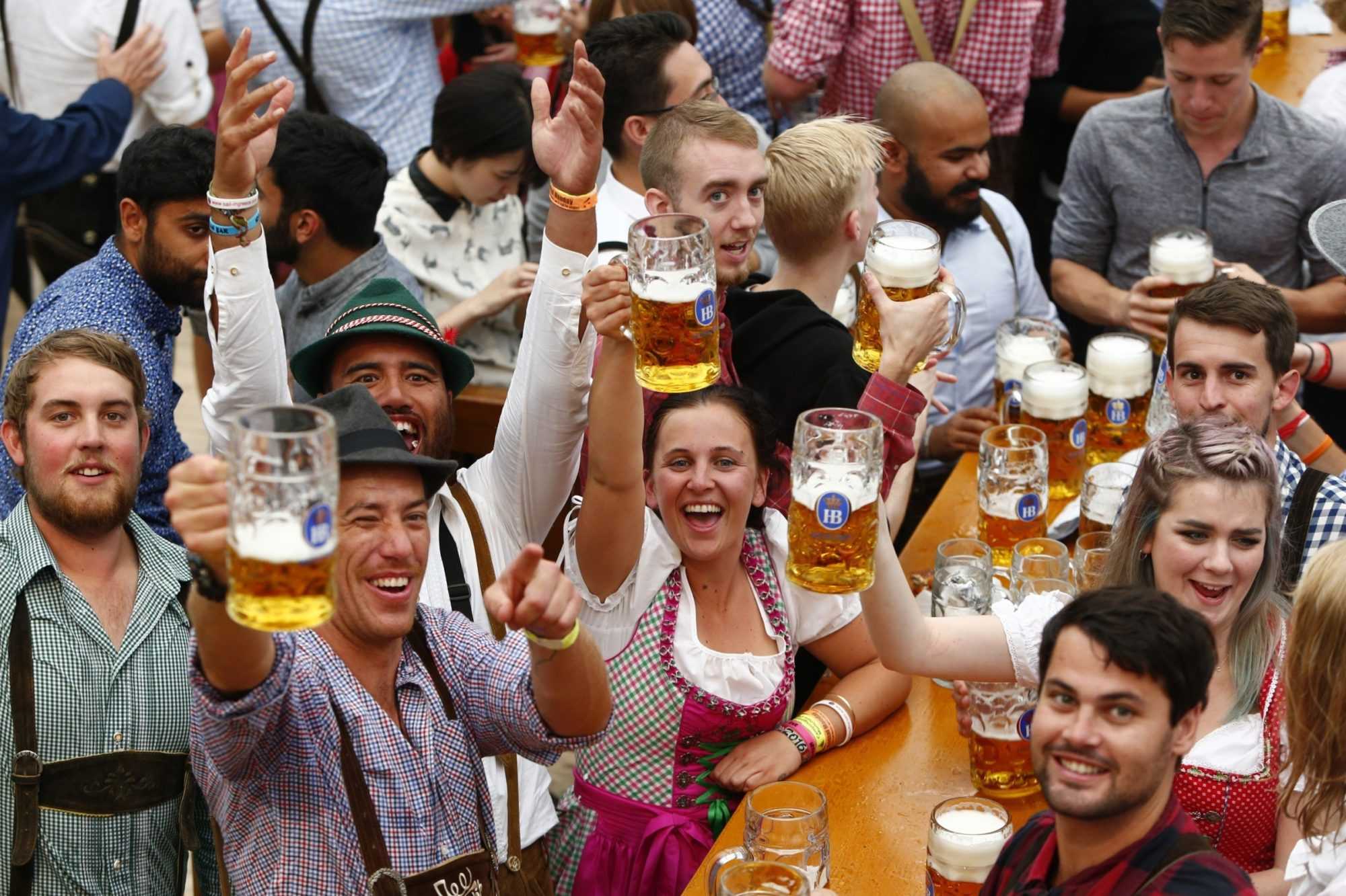Октоберфест – как королевская свадьба стала праздником пива в германии?