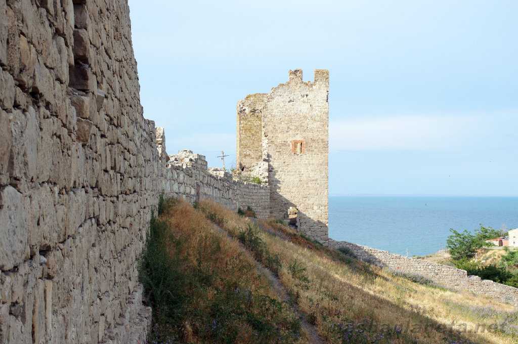 Генуэзская крепость в судаке – древнее фортификационное сооружение средневековья