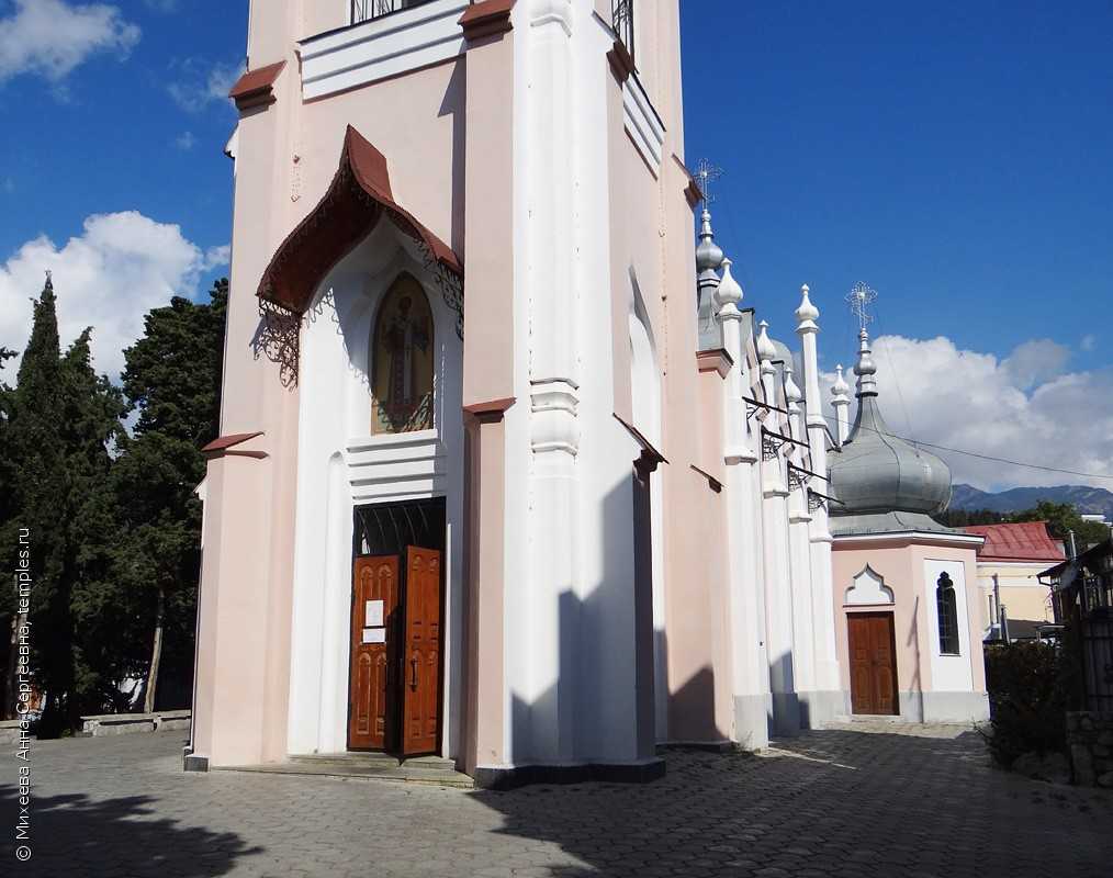 Церковь святителя иоанна златоуста на поликуровском холме, ялта
