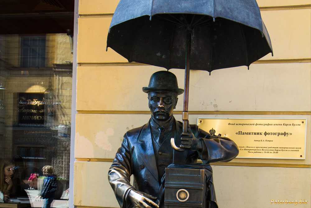 Памятник петербургскому фотографу  описание и фото - россия - санкт-петербург : санкт-петербург