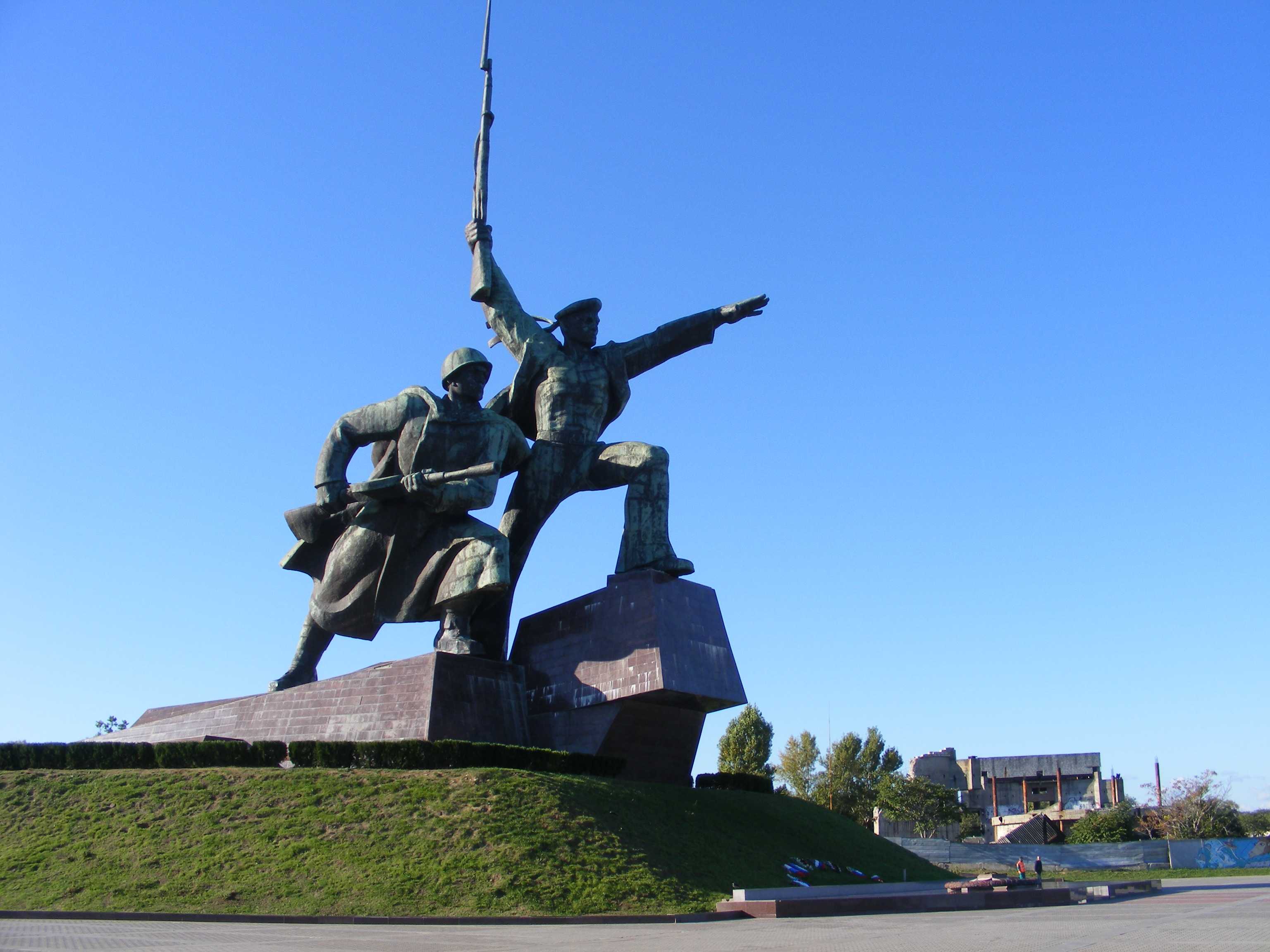 Памятник затопленным кораблям в севастополе – монумент в память о героической обороне города в 1854-1855 годах