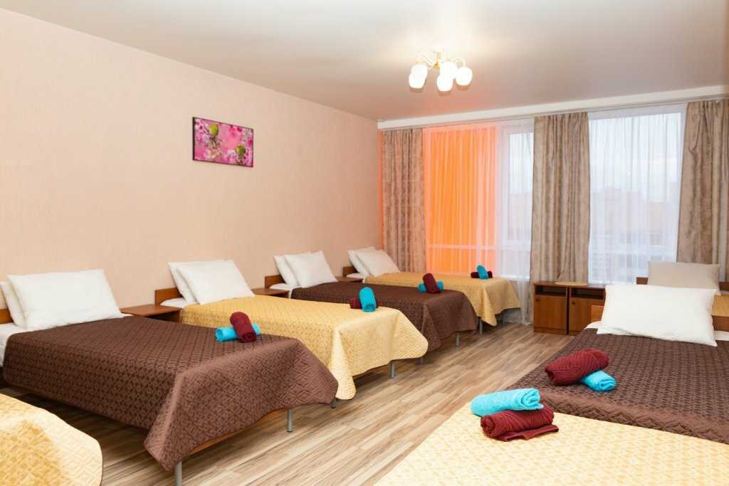 5-звездочный Шлосс Отель Янтарный считается лучшим в Янтарном и расположен в самом центре посёлка, в окружении парке Беккера, возле Центрального пляжа и Балтийского моря