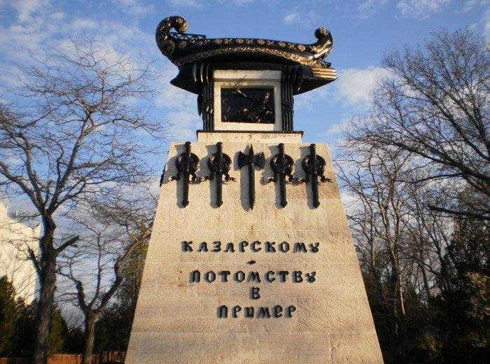 Памятник казарскому и бригу меркурий