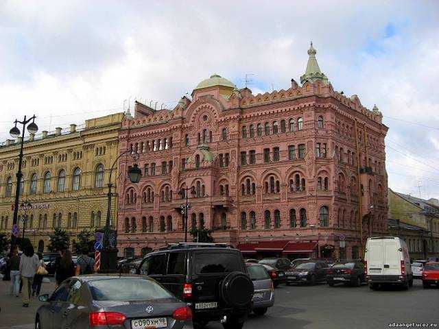 Здание Санкт-Петербургского городского кредитного общества - бывшее здание городского кредитного общества, которое ныне является историческим памятником архитектуры последней четверти 19 века