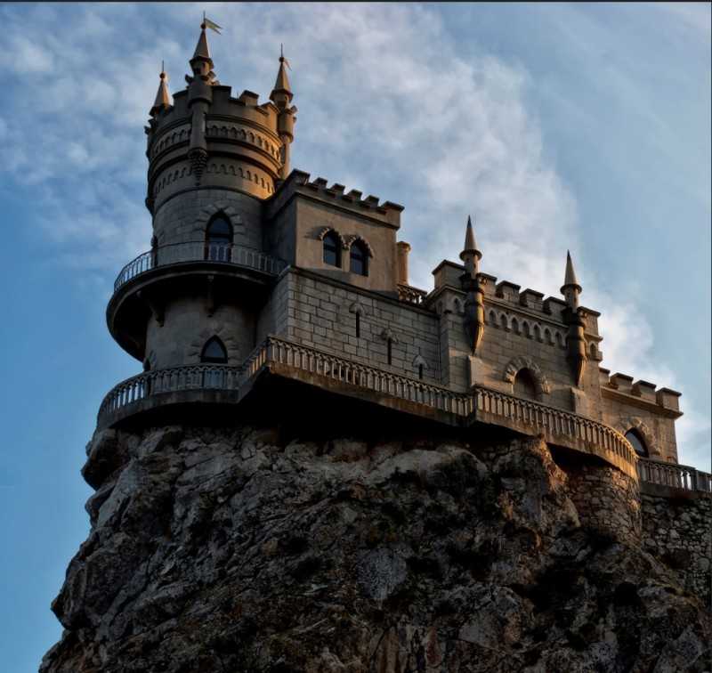 Замок ласточкино гнездо в крыму