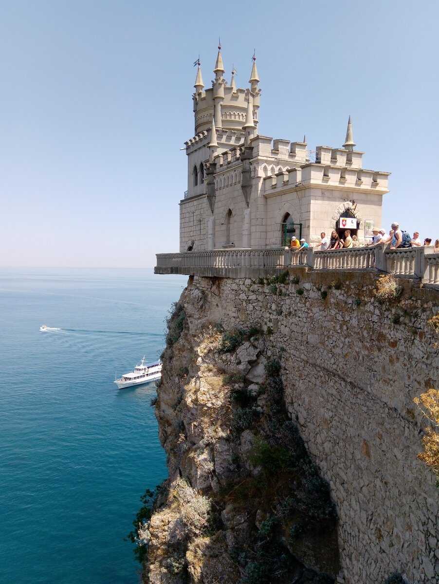Все про Ласточкино гнездо в Гаспре Ялта, Крым – где находится на карте, как добраться, история и архитектура замка, фотографии внутри и снаружи, экскурсии и отзывы 2022, видео