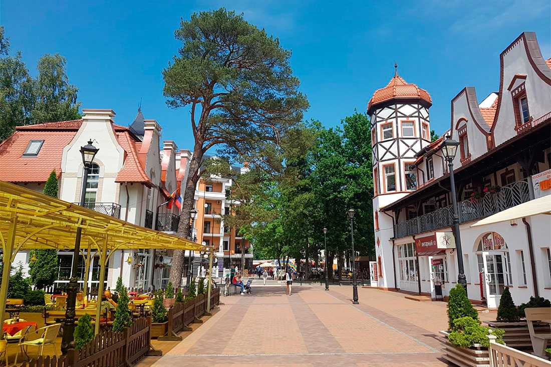 Светлогорск, ранее Раушен Rauschen В настоящее время Светлогорск представляет собой развивающийся город, позиционирующийся как курортно-туристический и культурно-деловой центр Является городом-курортом федерального значения