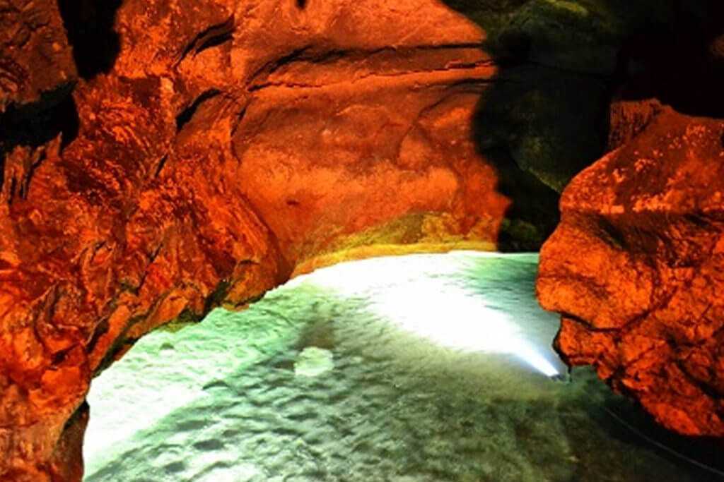 Красная пещера или кизил-коба — популярная достопримечательность под симферополем