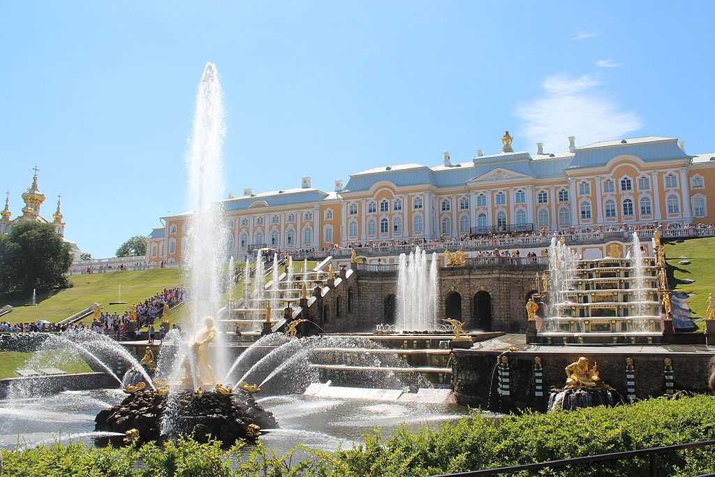 Большой петергофский дворец: история, описание