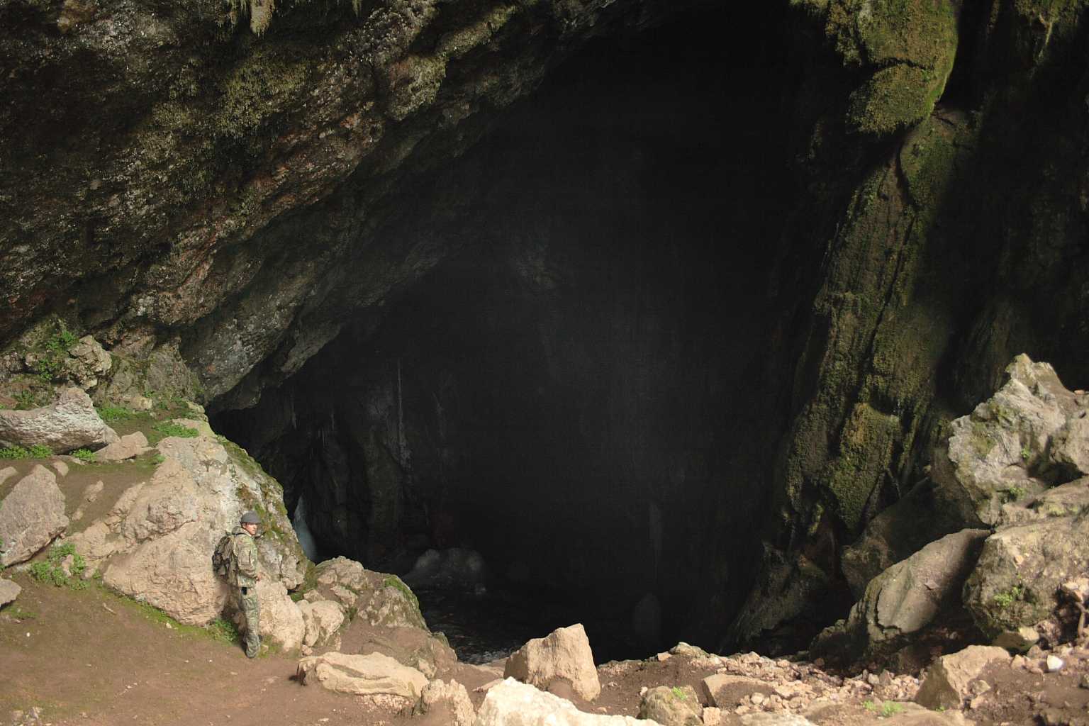 Какие пещеры ? в крыму стоит посмотреть ?
