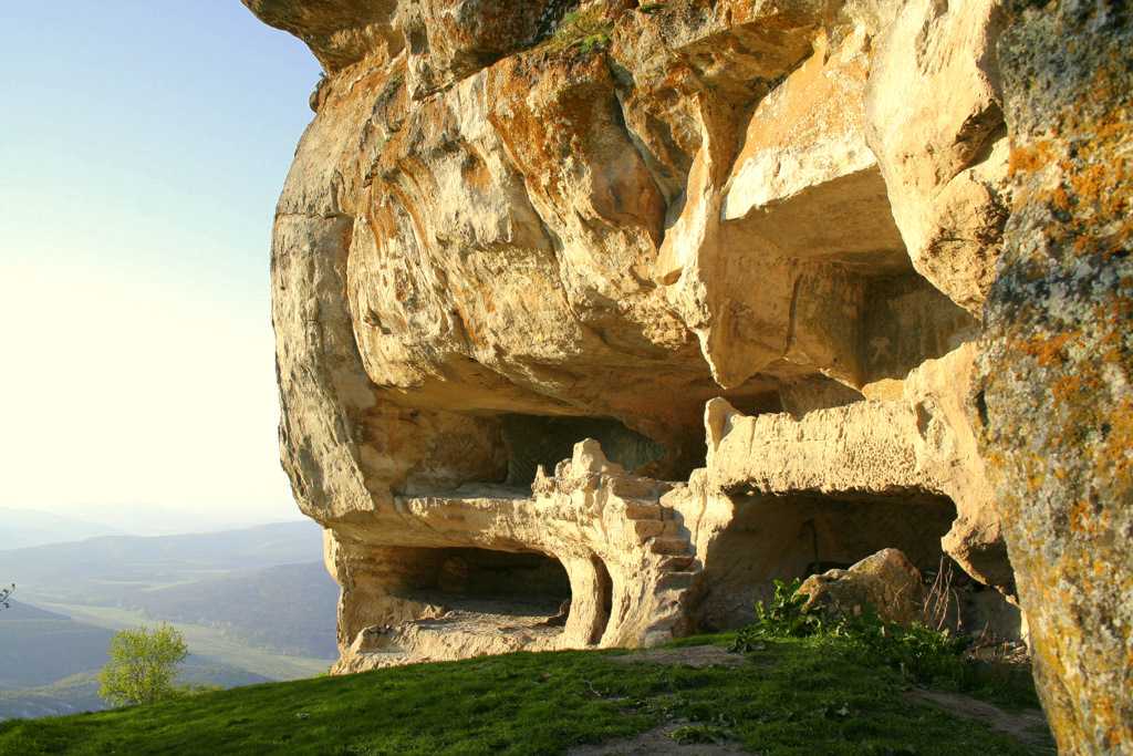 Пещерный город тепе-кермен в крыму