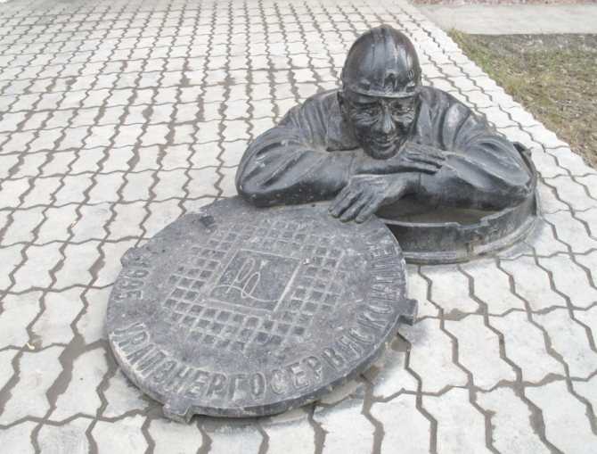 Памятник дворнику  описание и фото - россия - санкт-петербург : санкт-петербург