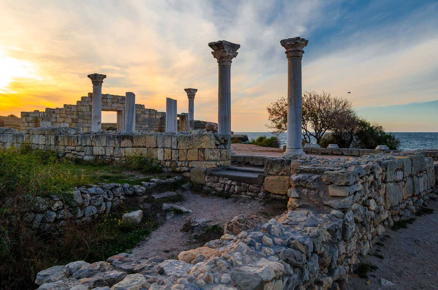 Херсонес Таврический - самый известный эллинский город Крыма Херсонес был основан 2500 лет назад и просуществовал почти 19 веков