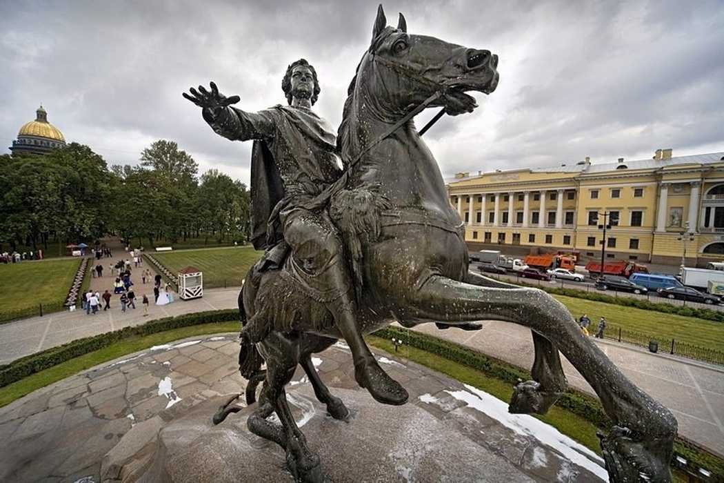 Памятник медный всадник в петербурге