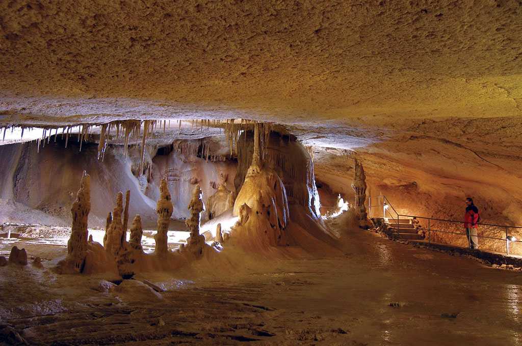 Красные пещеры в крыму: описание, экскурсия, фото