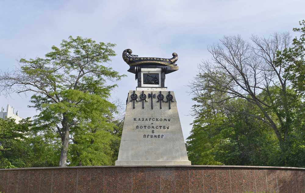 Памятник казарскому в севастополе
