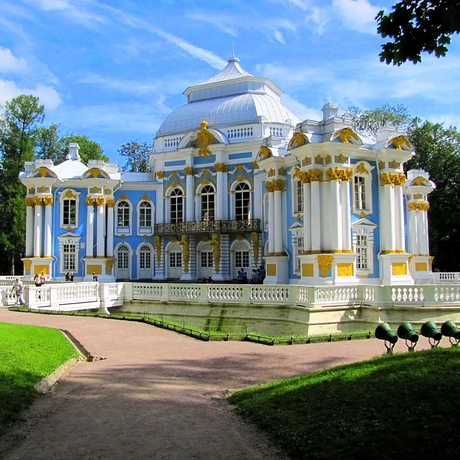 Александровский парк – любимое место отдыха императоров