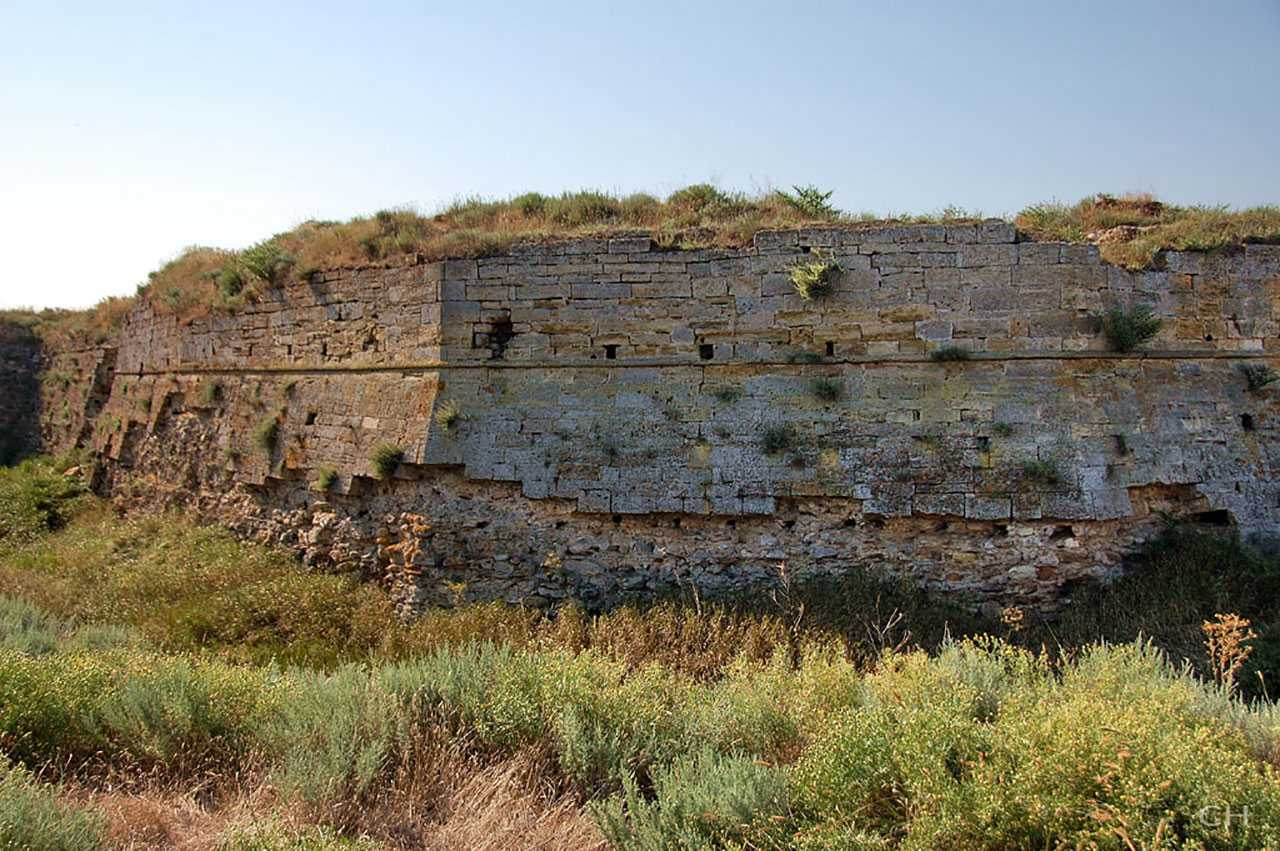 Крепость арабат на азовском море в феодосии (крым). фото, описание. как добраться на машине - гид крыма